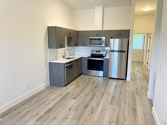 3rd image of 1550 N Buffalo St #303