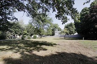 2nd image of 211 Durkee St