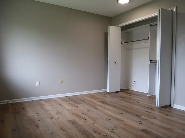 4729-4735 Circle Shore Drive Southeast - 4731 — Photo 9