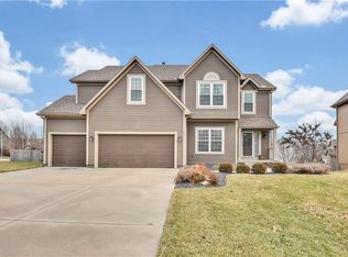 2401 SW Current Ln, Lees Summit, MO 64082