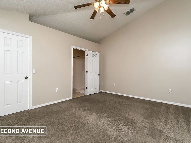 3241 Bluestone Ave — Photo 7