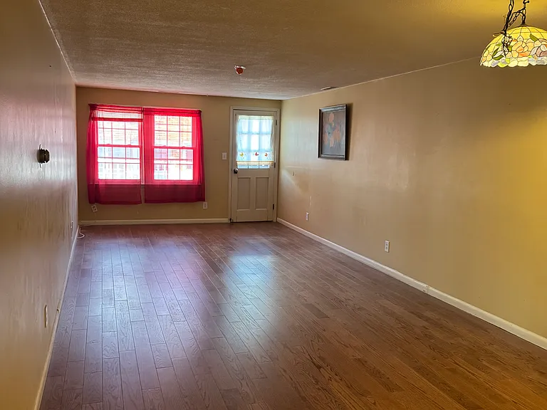 3 Elm St #7 — Photo 2