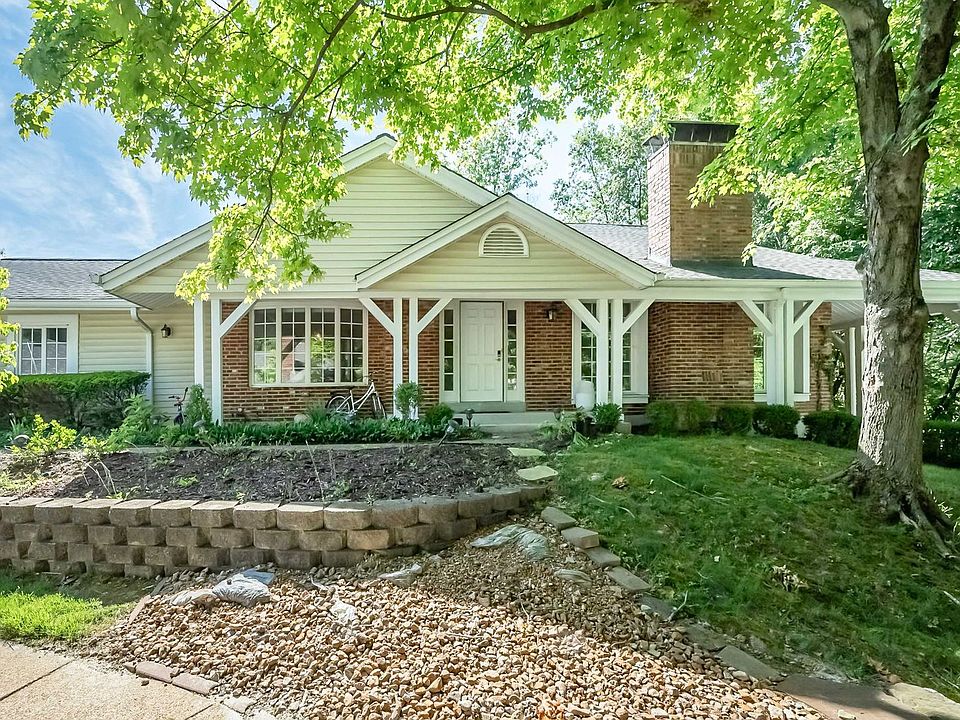 1st image of 15084 Green Circle Dr