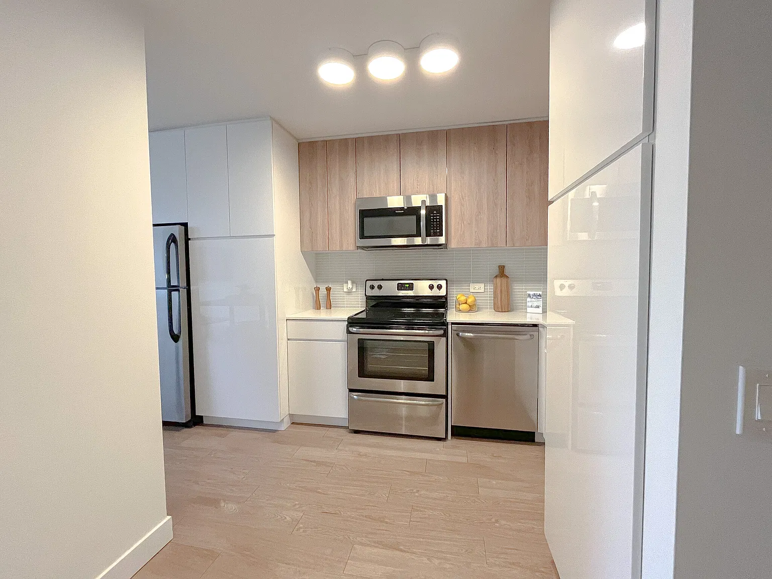 1 bed, 670 sqft, $2,739 — Photo 3