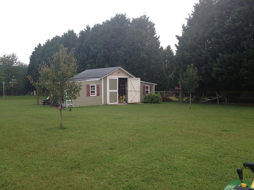 2nd image of 112 Creekstone Dr