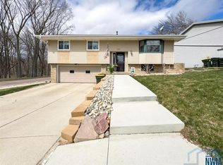 3131 S Oleander St, Sioux City, IA 51106