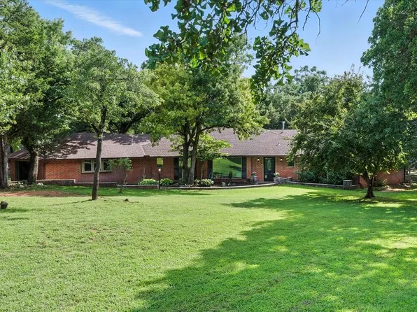 2500 Blue Spruce Rd, Edmond, OK 73025