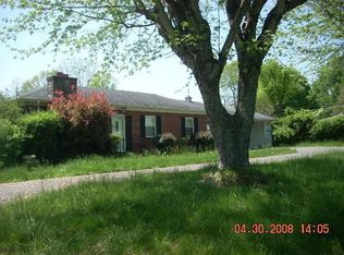 160 Quaker Rd, Mount Airy, NC 27030