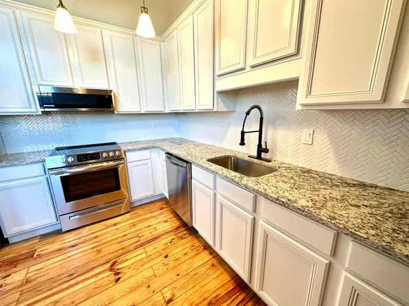 400 W Magnolia Ave APT 203, Knoxville, TN 37917
