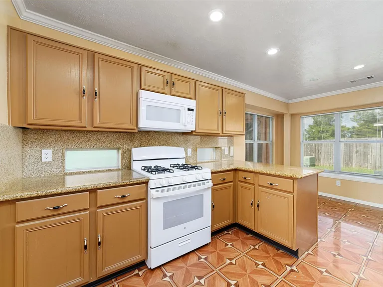 8207 Aliso Canyon Ln — Photo 10