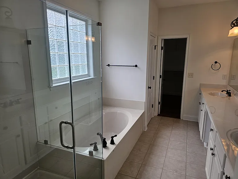 212 Medford Dr — Photo 12