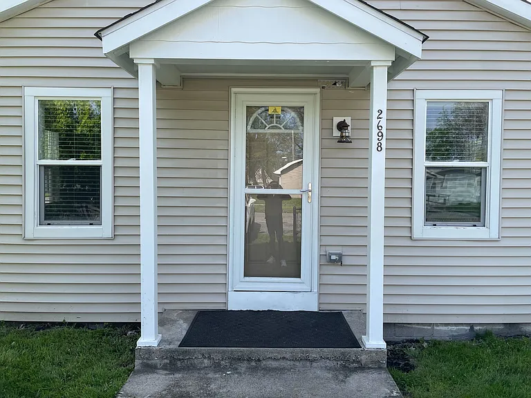2698 Cass St — Photo 2