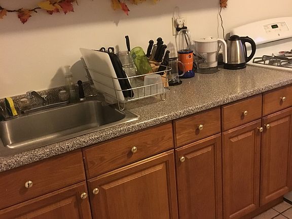 5th image of 2818 43rd St APT 2