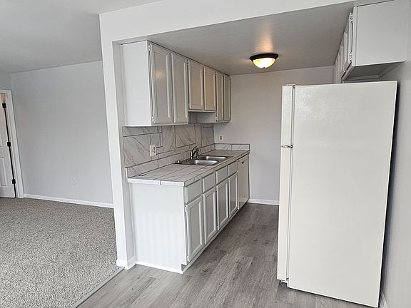 3rd image of 15724 Orchard Ln