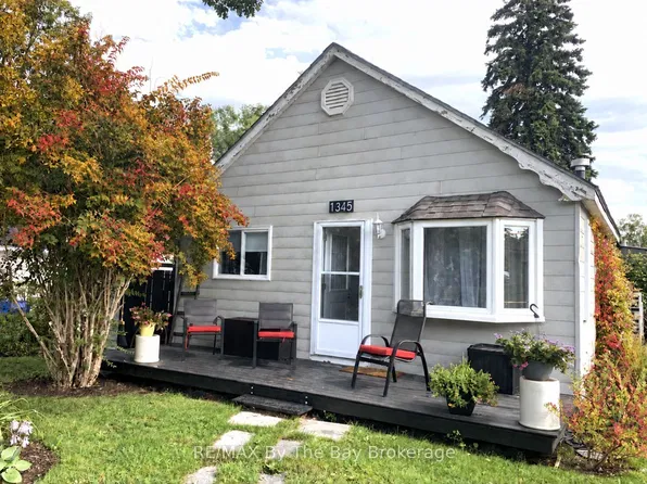 1345 Mosley St, Wasaga Beach, ON L9Z 2C7