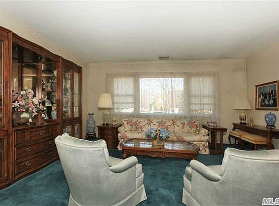 3rd image of 738 Foch Blvd