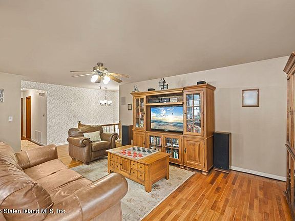 5th image of 98 Figurea Ave