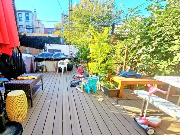 32 4th Place image 1 of 1