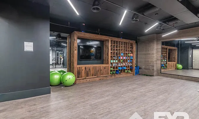 Rented by The KCI Group | media 52