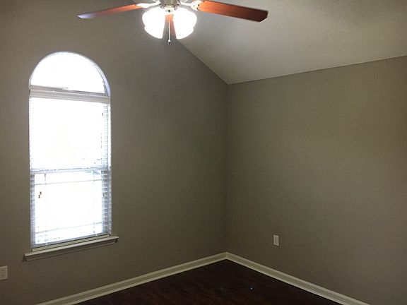 5th image of 4720 Stonewall Cir