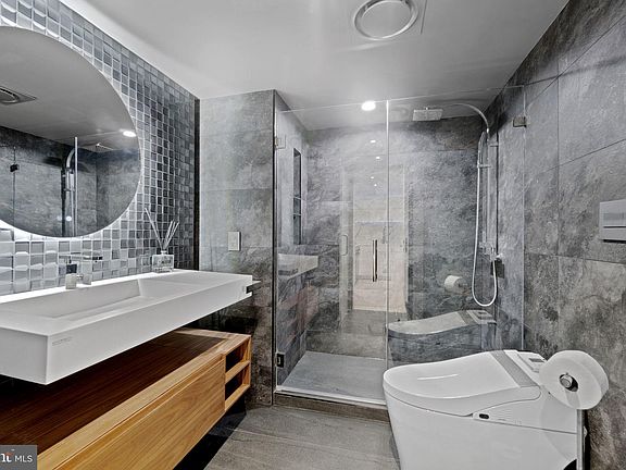 5th image of 2320 Wisconsin Ave NW #202A