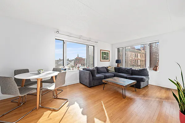 Rented by Compass | media 9