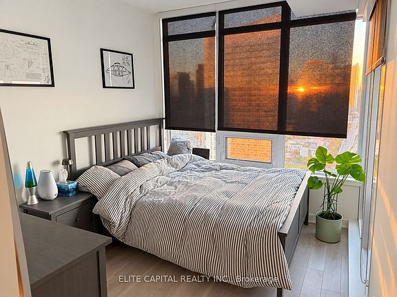 5th image of 19 Bathurst St #3607