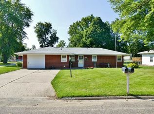 5814 W Fairview Rd, Peoria, IL 61607
