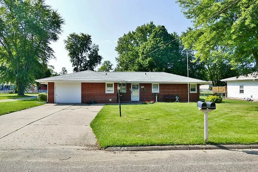 5814 W Fairview Rd photo 1