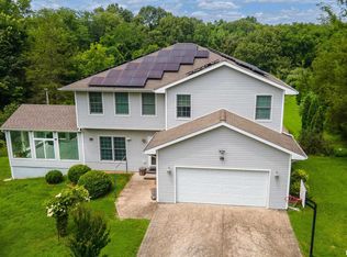 141 Pump Station Rd, Makanda, IL 62958