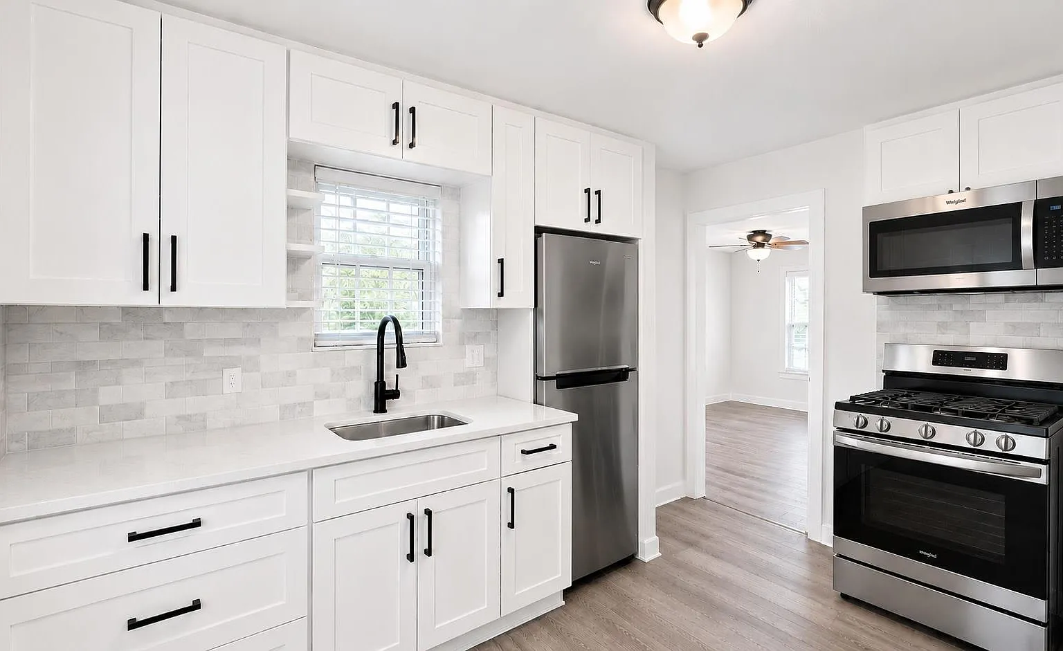 5 bed, 3.0 bath, 1600 sqft, $8,995 — Photo 2