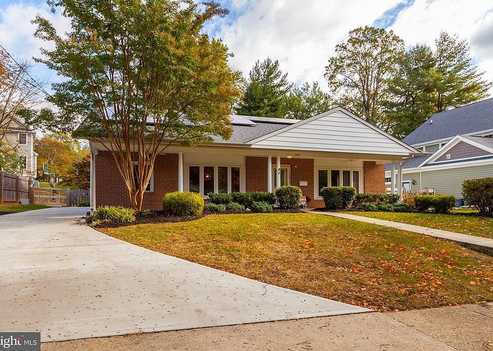 1st image of 2883 Glenora Ln