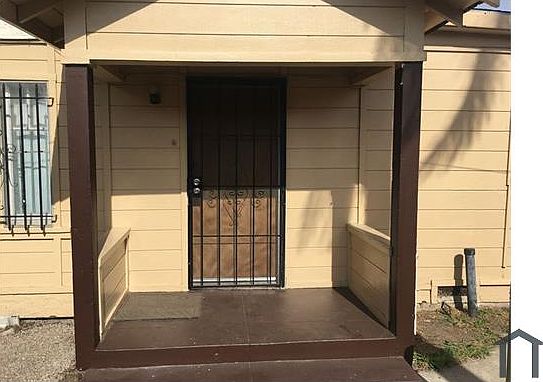 2nd image of 943 W 80th St #2