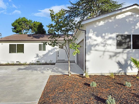 2nd image of 1010 Broadmoor Drive