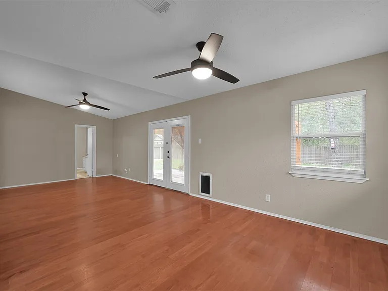 16858 Gleneagle Dr N — Photo 12