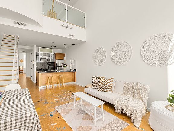 4th image of 76 Roebling St APT 4B
