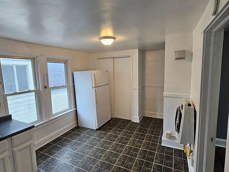 3664 W 48th St — Photo 2