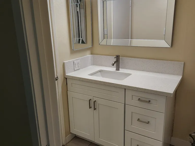 135 W Cedar St #7 — Photo 3
