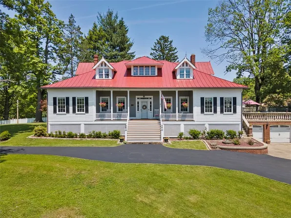 899 Old Thorn Run Rd, Coraopolis, PA 15108