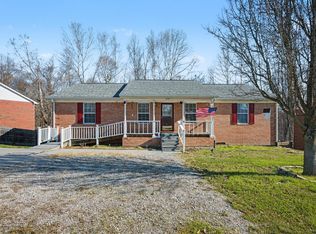 424 Eisenhower Dr, Ashland City, TN 37015