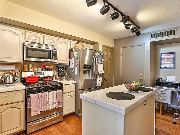 2657 Seashore Dr — Photo 14