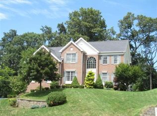 3 Hemingway St, Shrewsbury, MA 01545