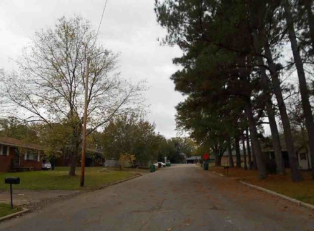 2nd image of 611 Meeks St