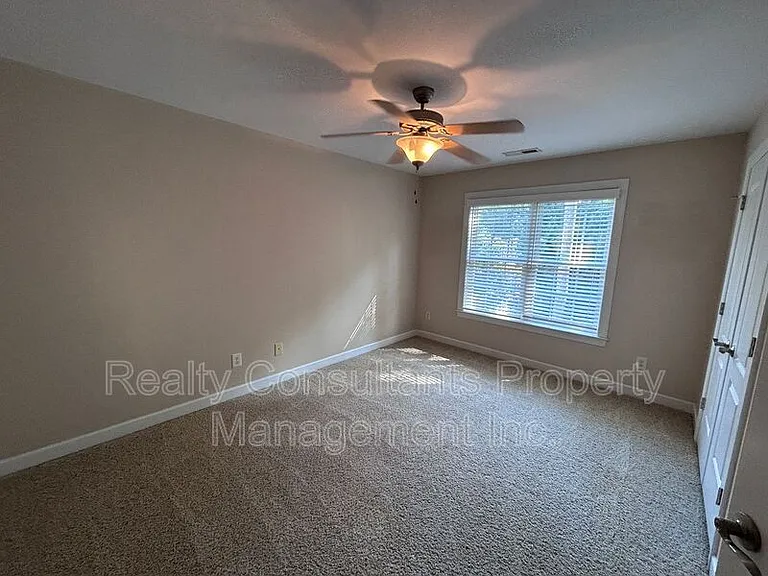 4540 Pebble Lake Dr — Photo 40
