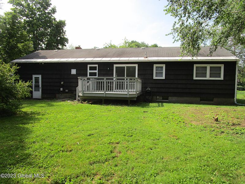 4th image of 6 Edwin Drive