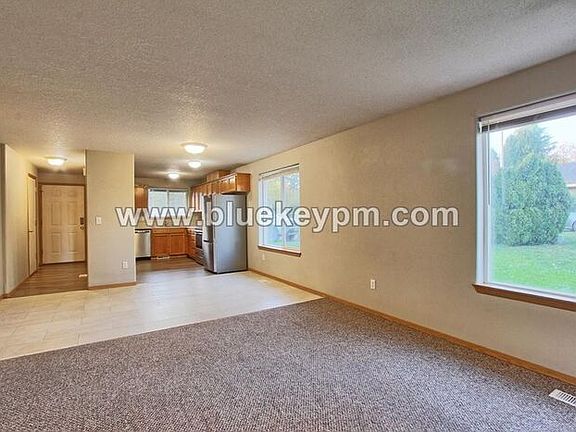 5th image of 3104 NE 54th St