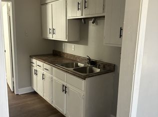 1069 Wallace Rd, Jackson, TN 38305