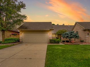 42659 Christina Dr #85/24, Sterling Heights, MI 48313