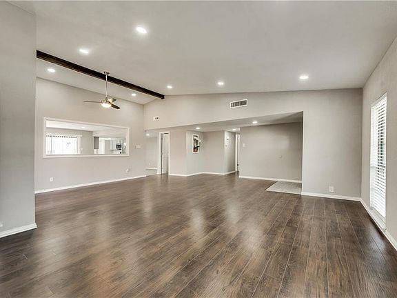 3rd image of 2934 Flagstone Dr