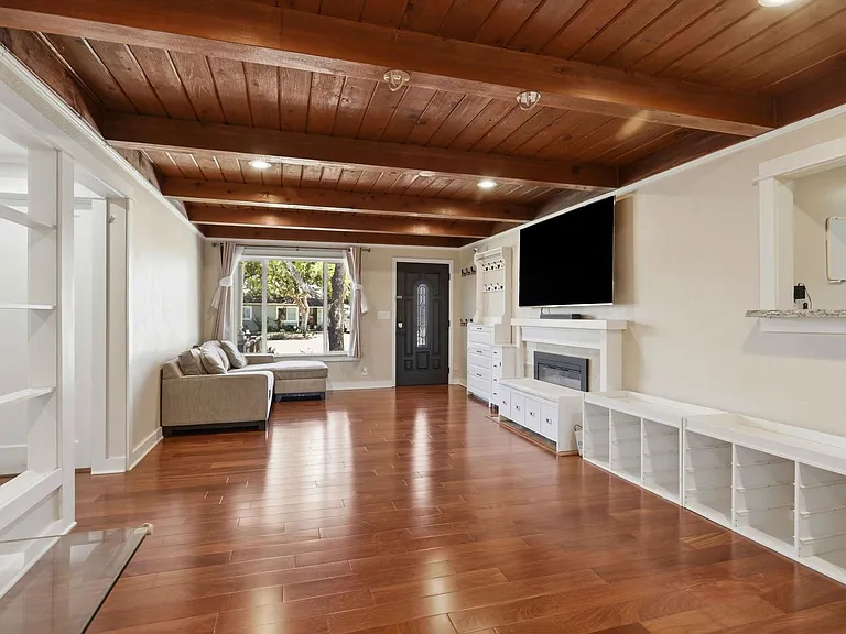 599 Borregas Ave — Photo 7